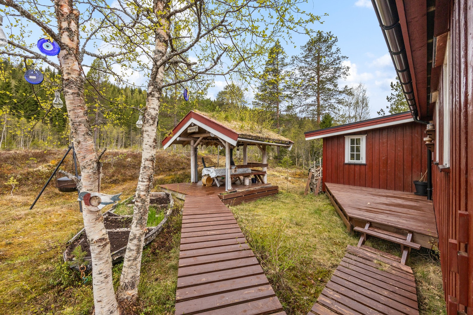Trivelig paviljong/grillhytte etablert på egen terrasse Galleribilde