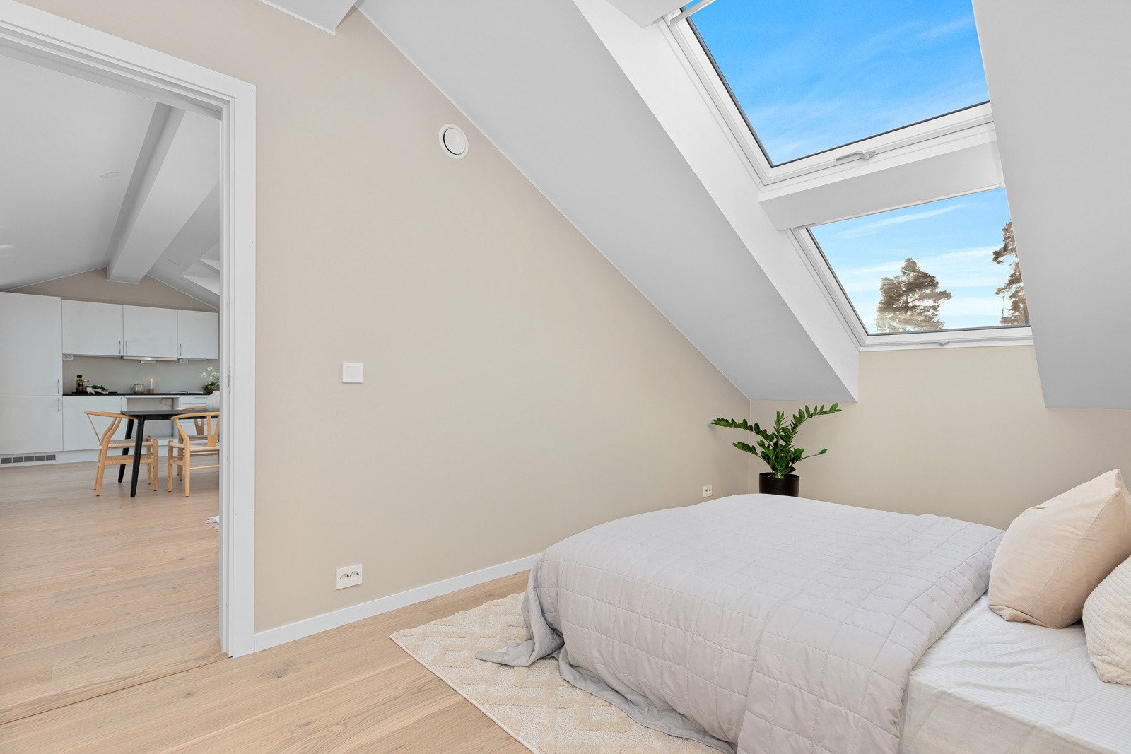 Soverommet oppe Galleribilde