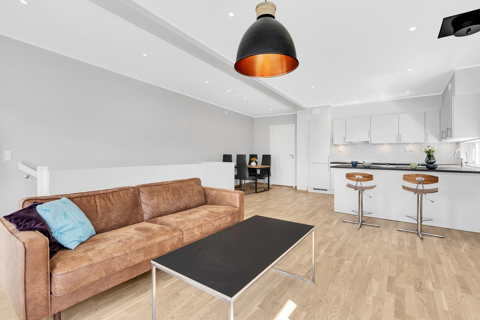 Boligen er oppført etter nyeste byggestandard med gjennomgående høy kvalitet. Galleribilde