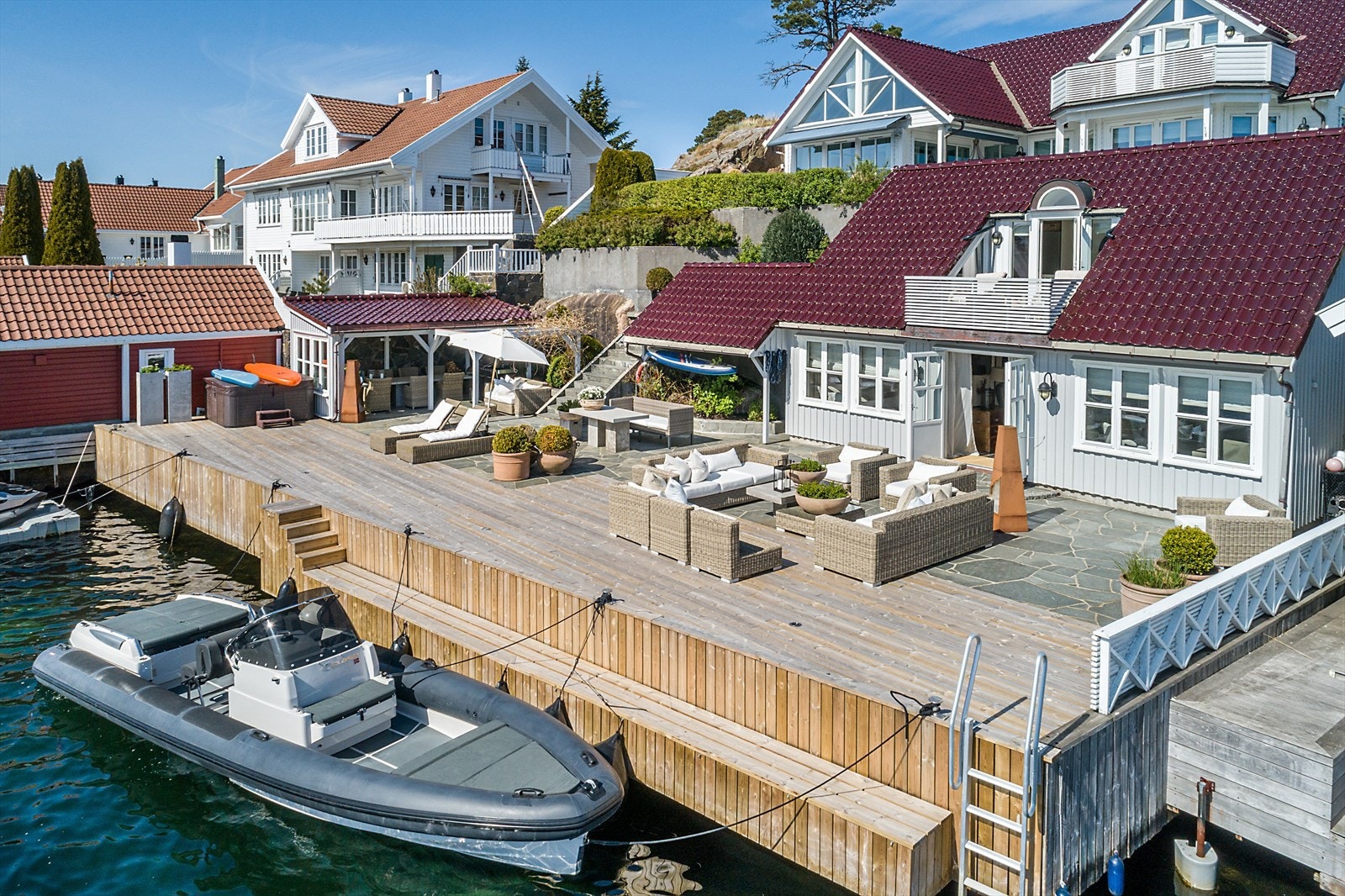 Eiendomsmegler Norge v/ Jon A. Røsstad presenterer Løvika 46- EN STRANDEIENDOM I SÆRKLASSE! Galleribilde