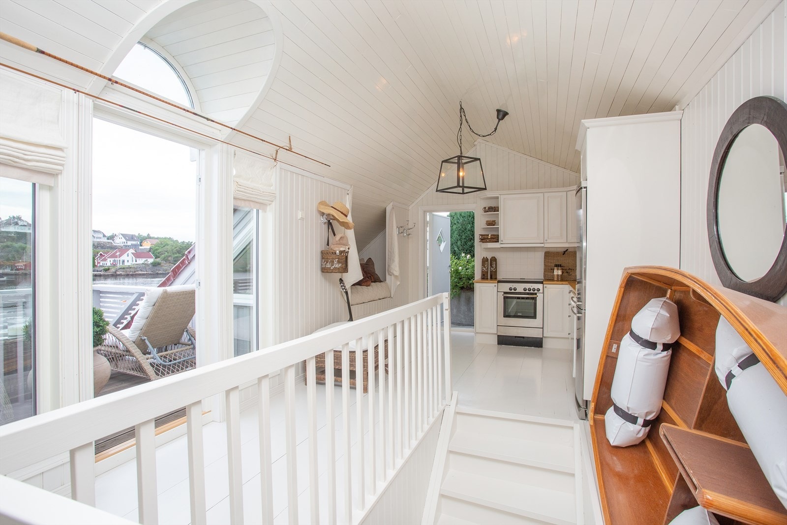 2.etasje i sjøbod (ikke godkjent til beboelse/ varig opphold) Galleribilde