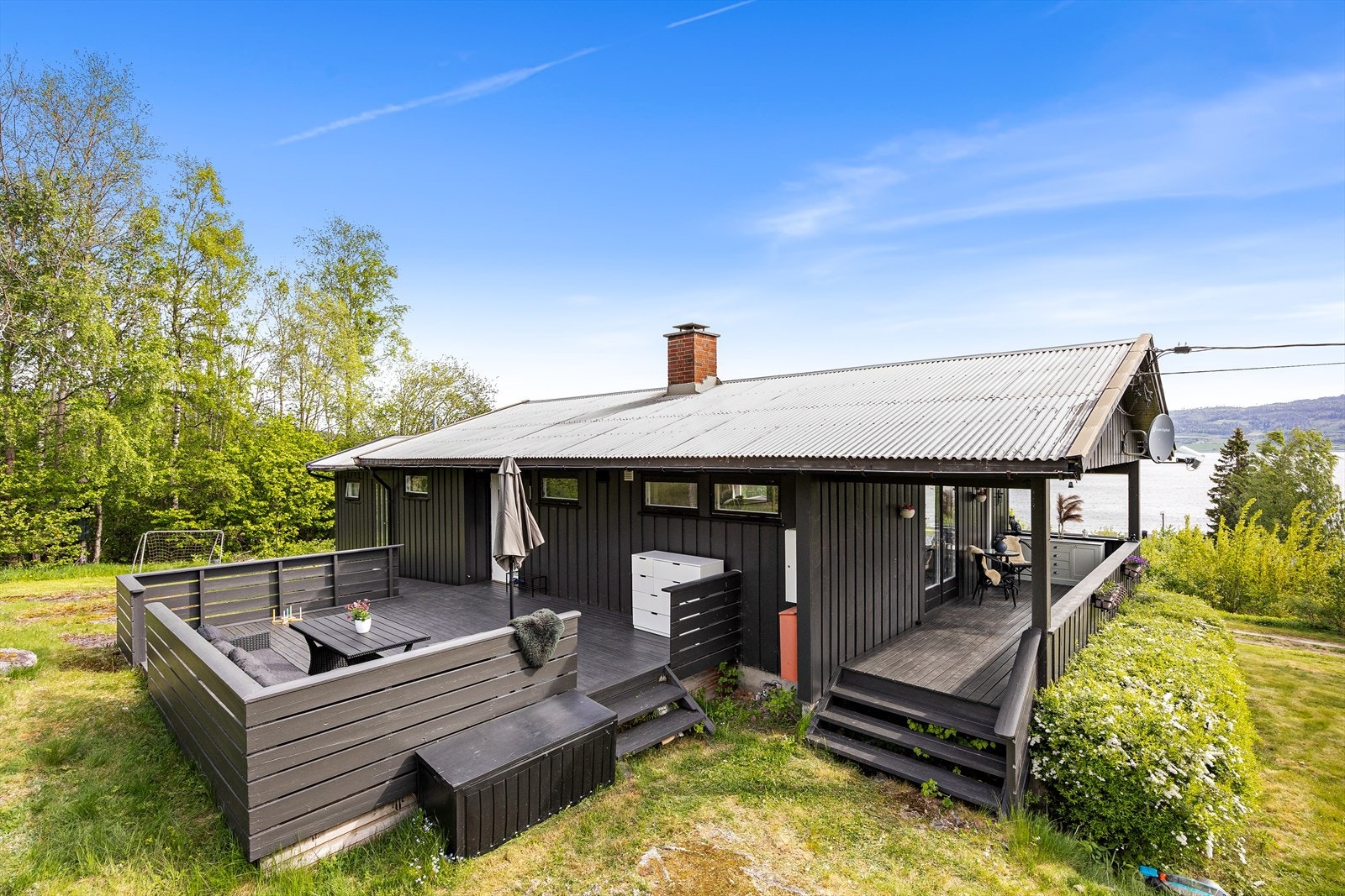 Terrasse og uteområde. Galleribilde