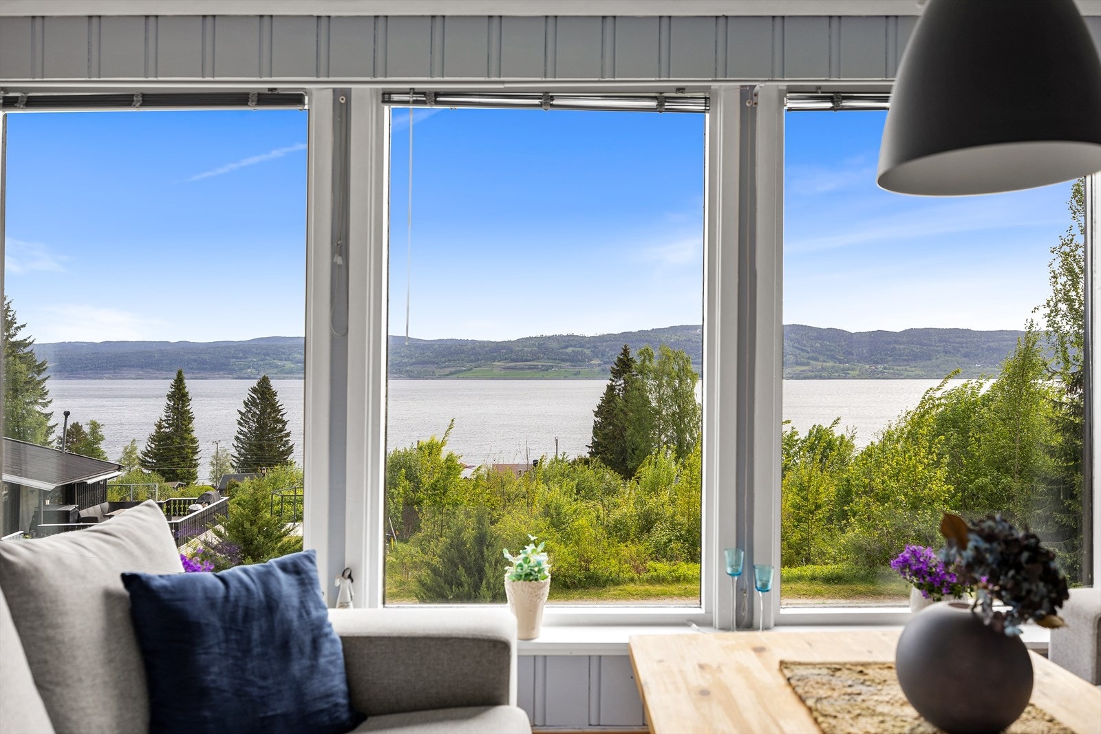 Dette er en flott fritidsbolig med nydelig utsikt. Galleribilde