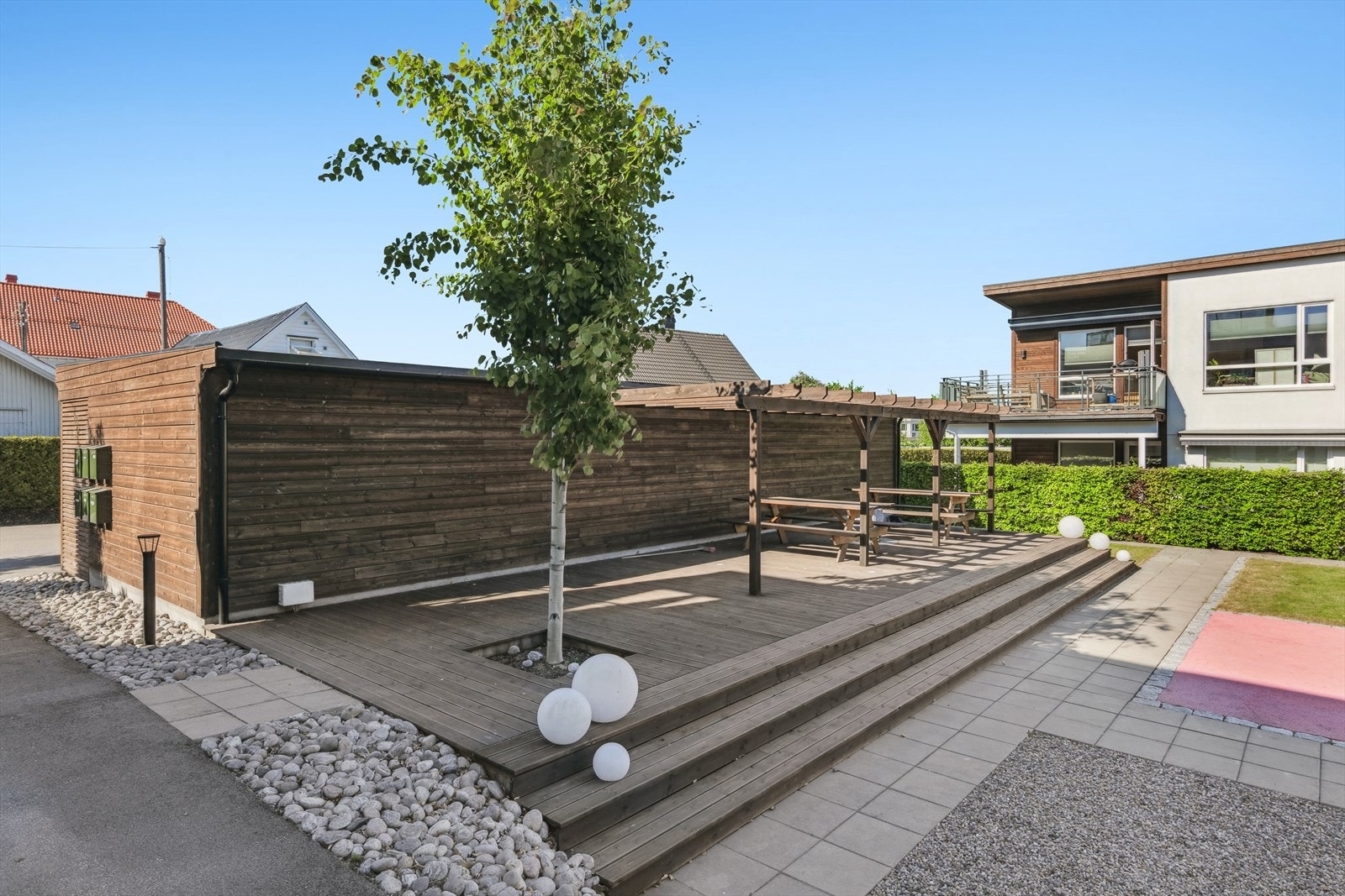 Flott sosialsone med benker Galleribilde