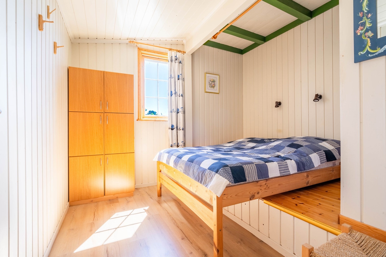 FLERE SOVEROM: Hytta har tre soverom, og ekstra soveplass i annekset. Galleribilde