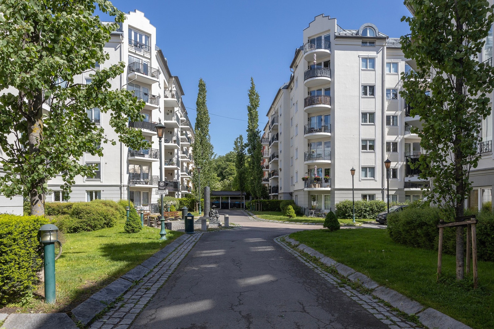 Perfekt beliggenhet i et trivelig og grønt boligkvartal ca. 100m fra Frognerparken. Galleribilde