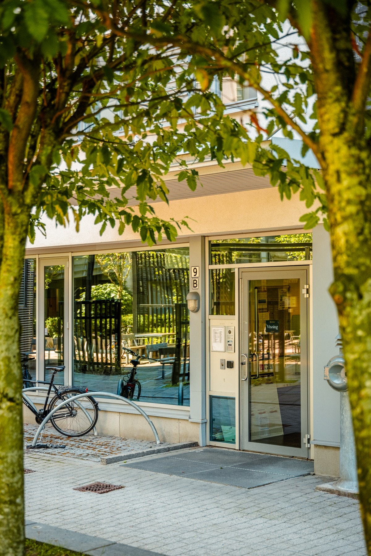 Boligens inngangsparti. Galleribilde