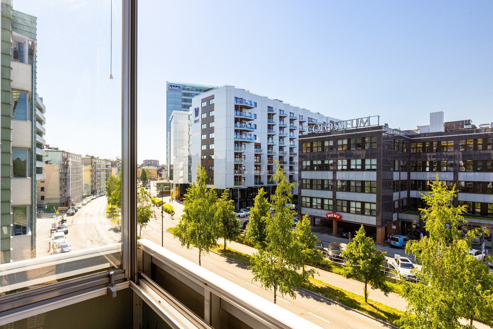 Her bor du rett ved Colosseum senter. Galleribilde