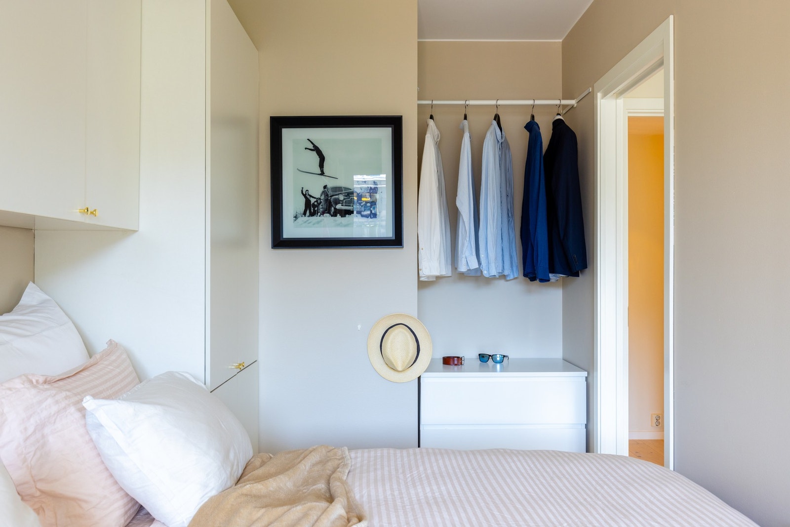 Alt av garderobeskap/garderobeløsninger medføgler. Galleribilde