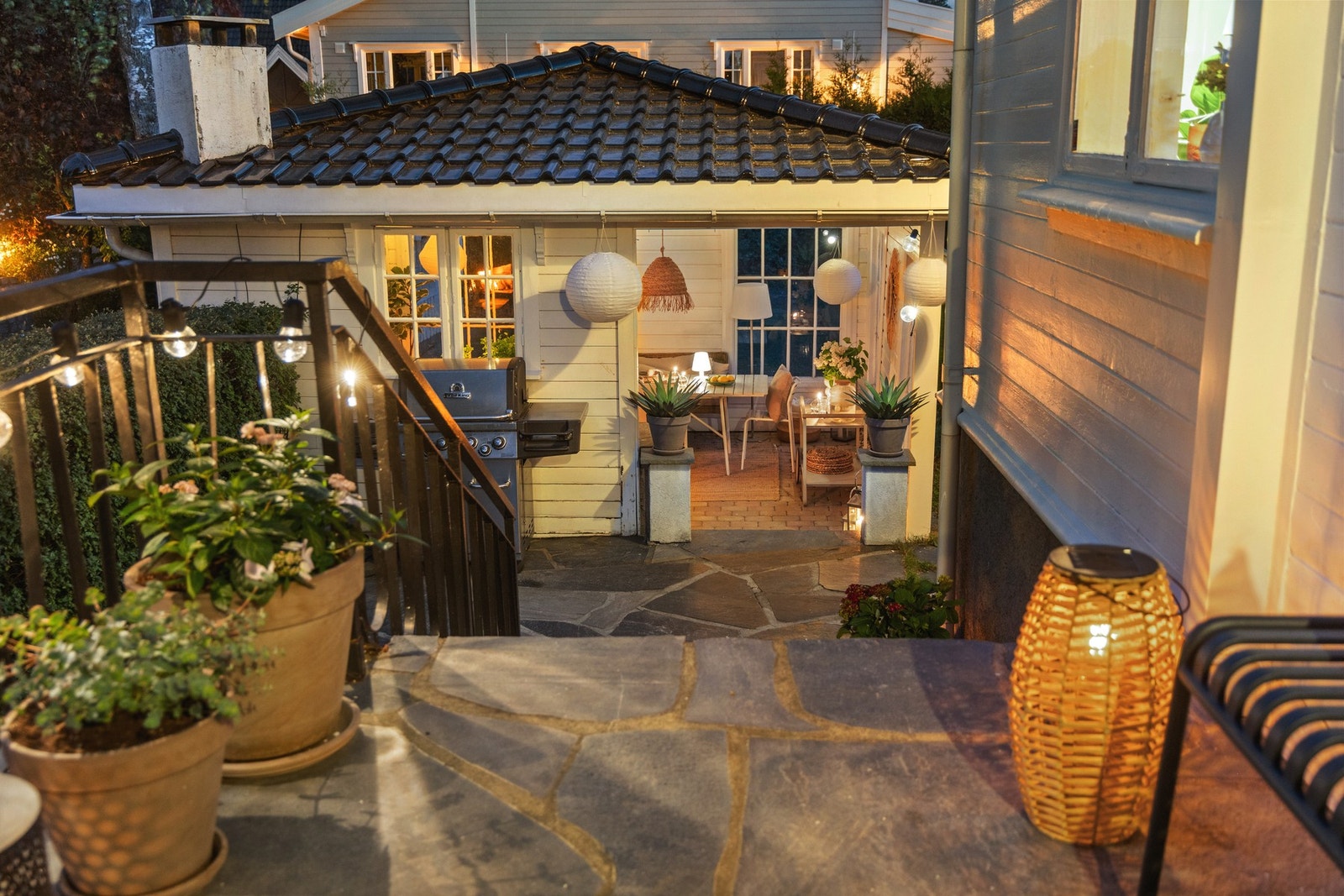 Det er direkte adkomst fra terrassen og inn i lysthuset. Galleribilde