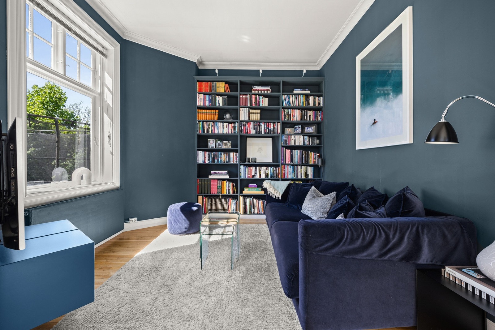 Ved stuen er det også en TV-stue/bibliotek. Galleribilde