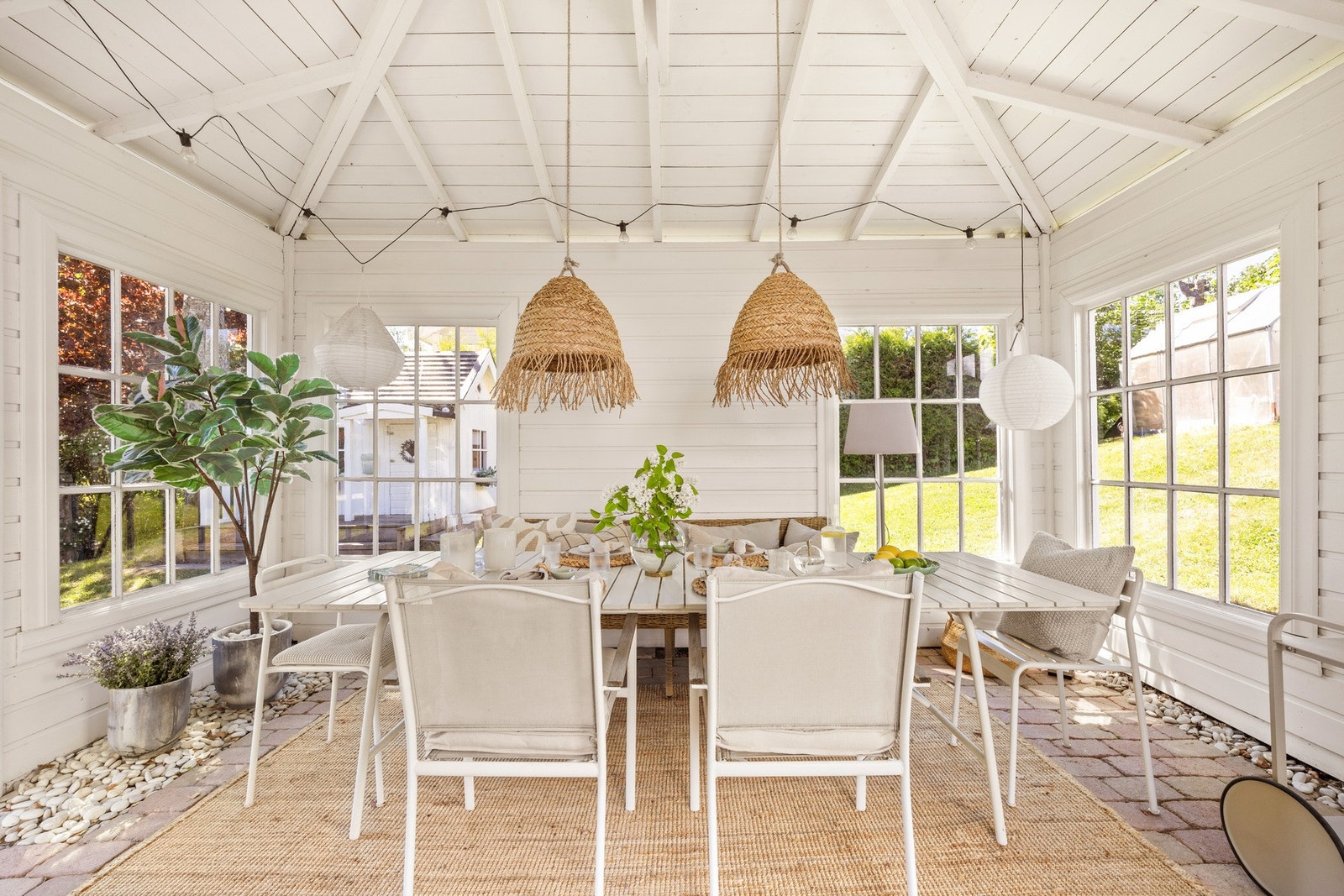 Her er det god plass til et langbord for hele familien og gjester. Galleribilde