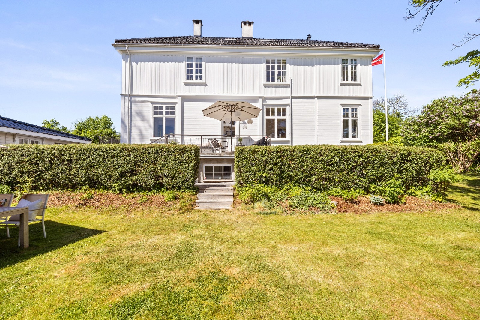 Det er svært gode solforhold på eiendommen, som kan nytes ved de forskjellige sonene. Galleribilde