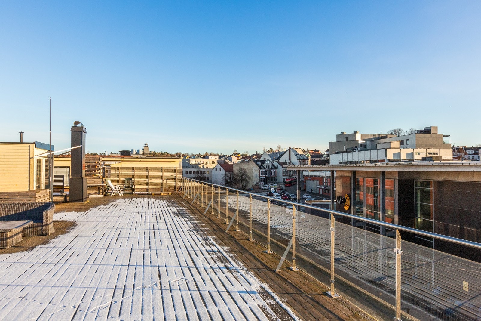 Borettslaget har en felles takterrasse som kan benyttes av beboere. Galleribilde