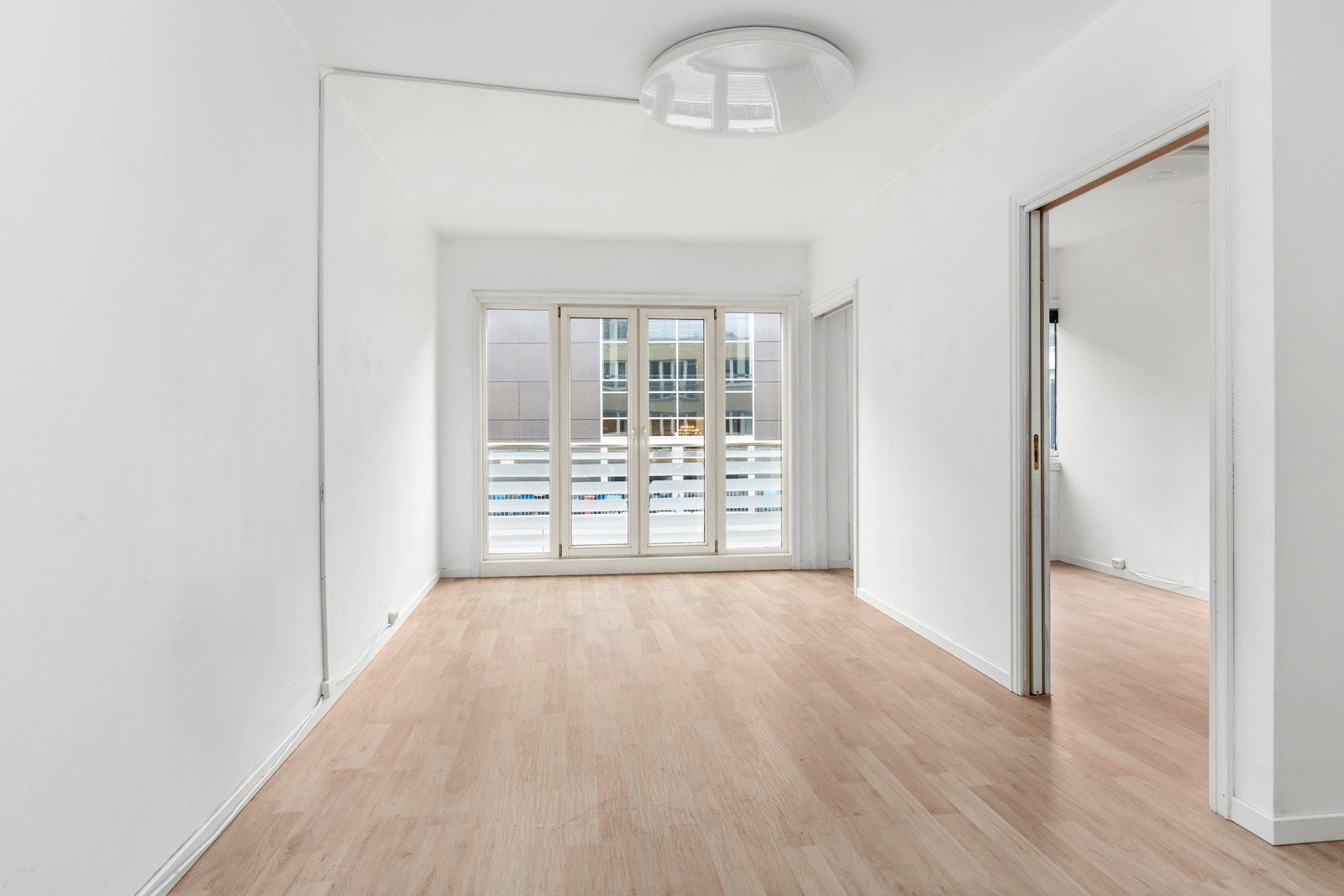 Leiligheten er lys og har god takhøyde. Galleribilde