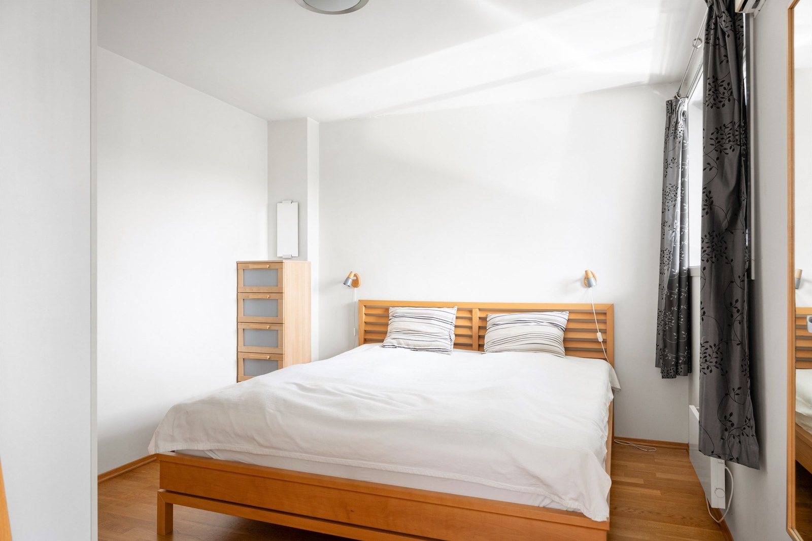 Soverom med plass til garderobeløsning. Galleribilde