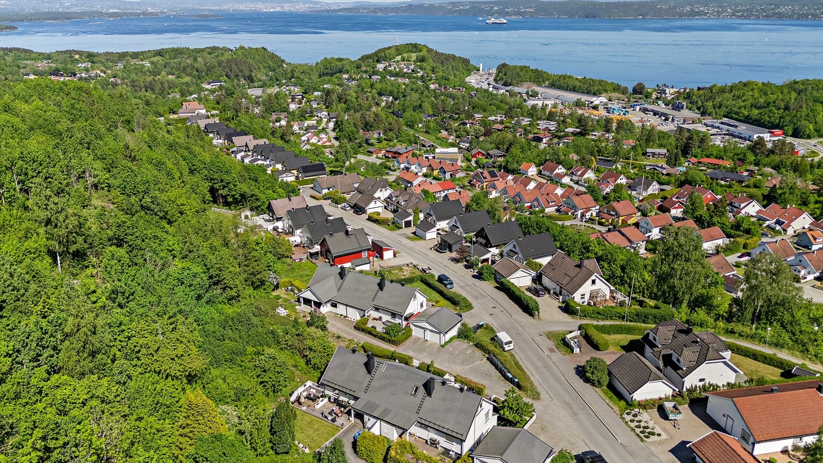 7 minutter gange unna nærmeste dagligvarebutikk. Galleribilde