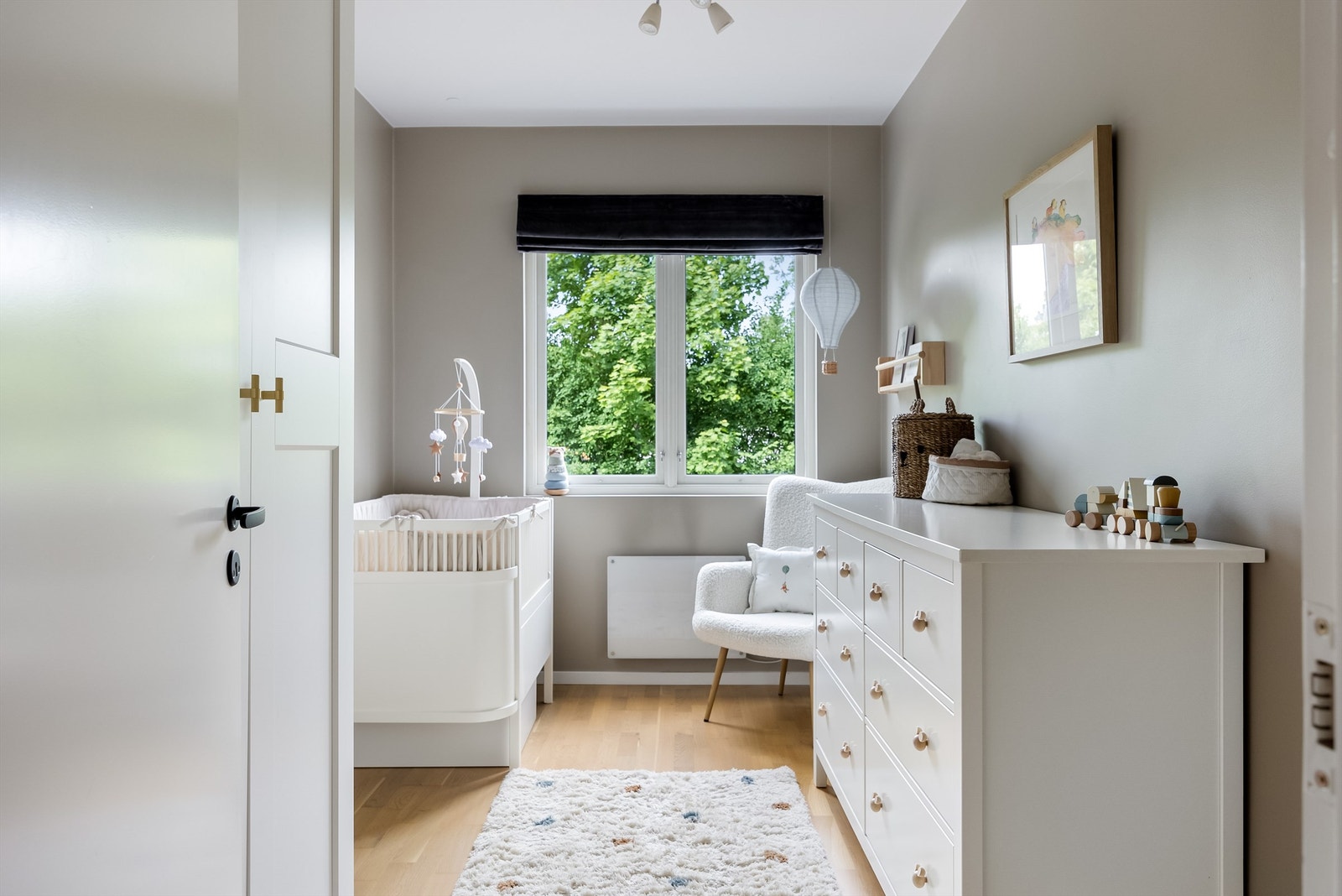 Soverom 2 passer fint som barnerom, gjesterom eller kontor. Galleribilde