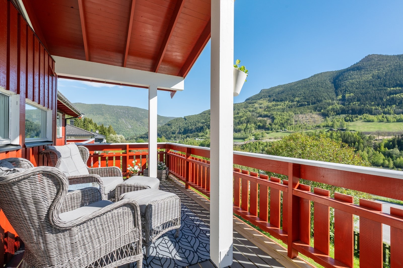 Her kan man nyte både sol og en flott utsikt mot områdene omkring. Galleribilde