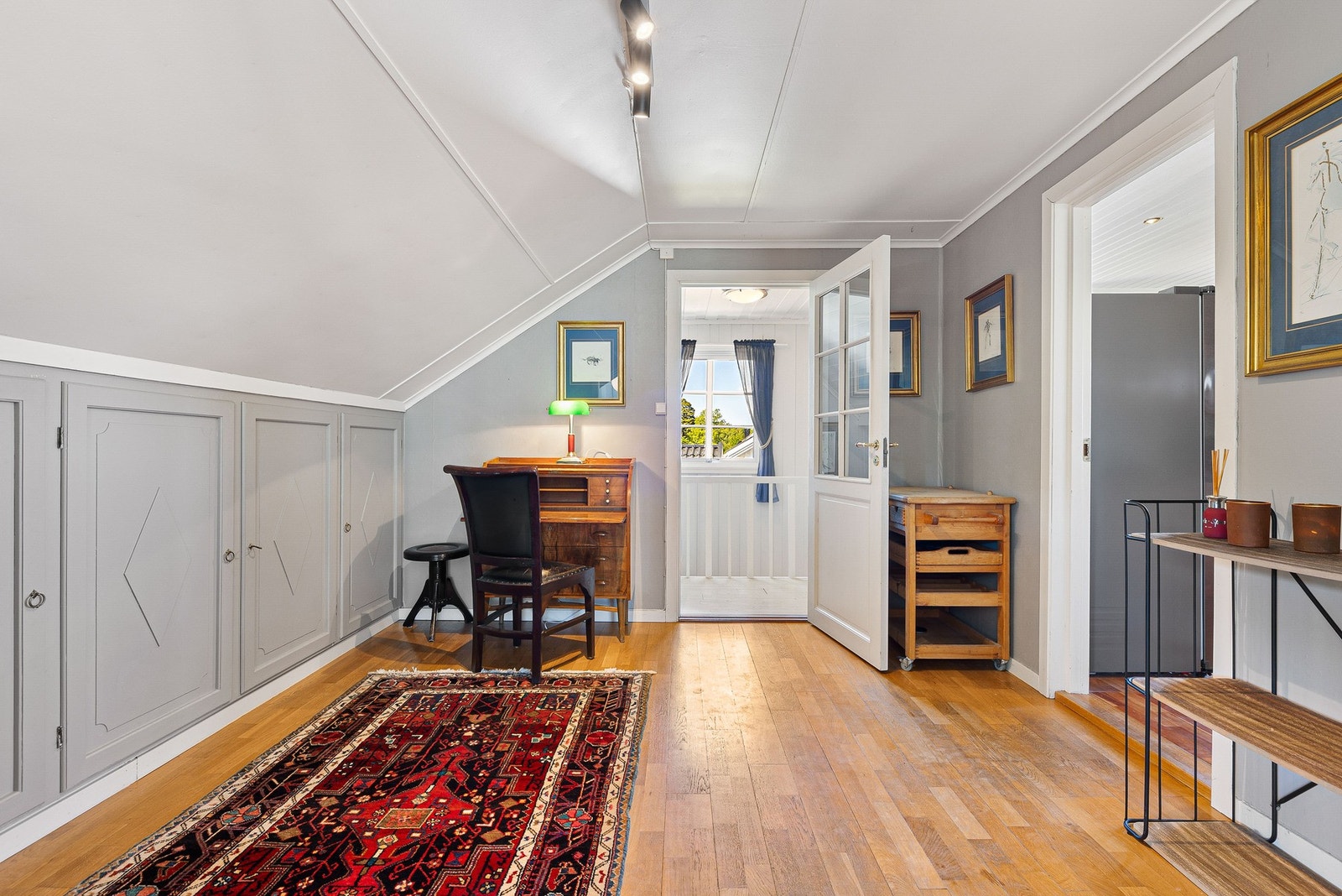 Rom som har adkomst til stue og kjøkken. Galleribilde