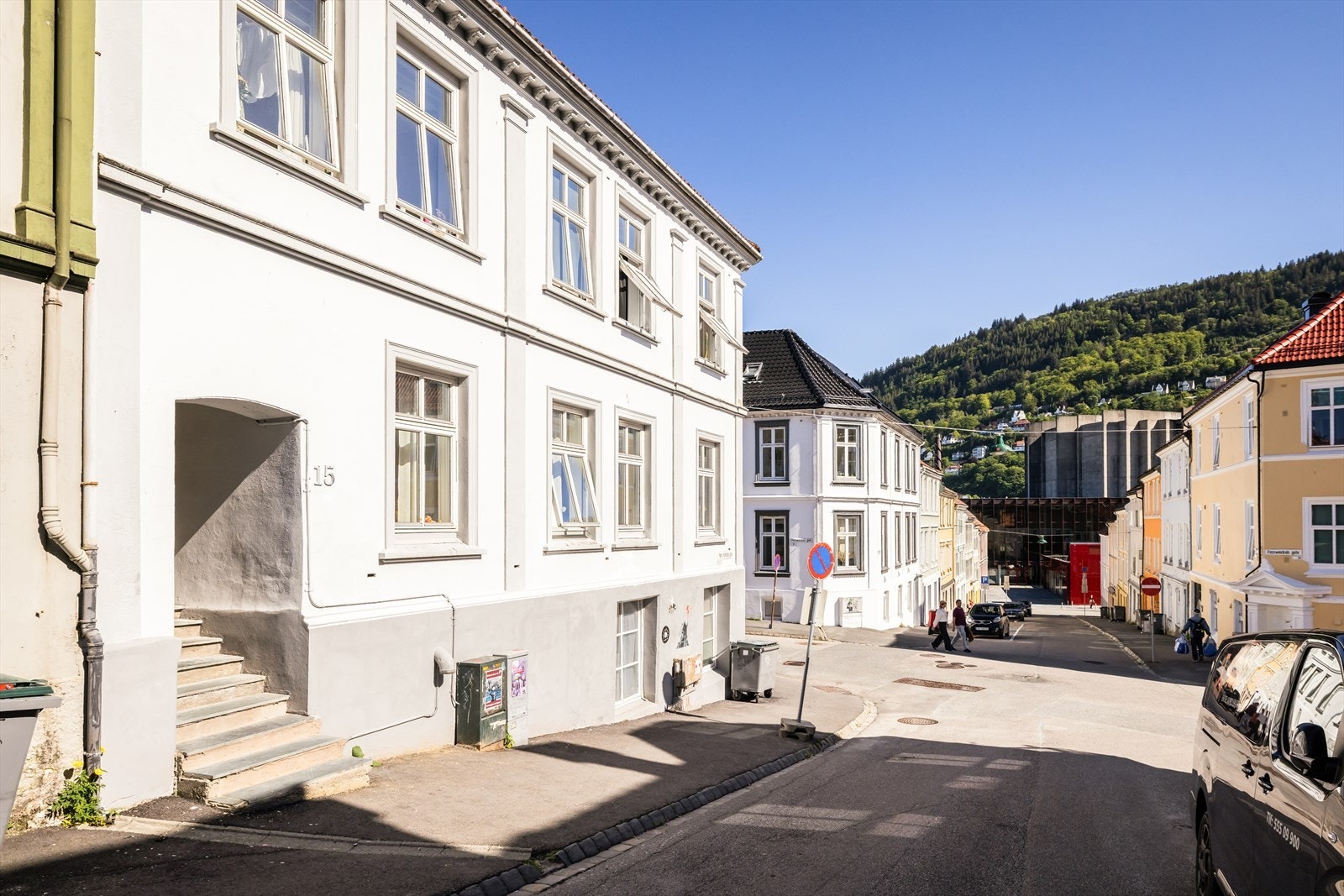 Det er lett adkomst fra hovedinngang til leiligheten. Galleribilde