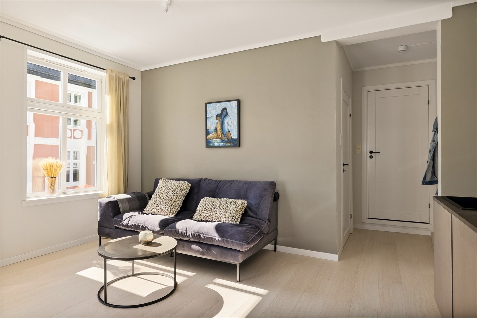 Det er god plass til sofagruppe Galleribilde