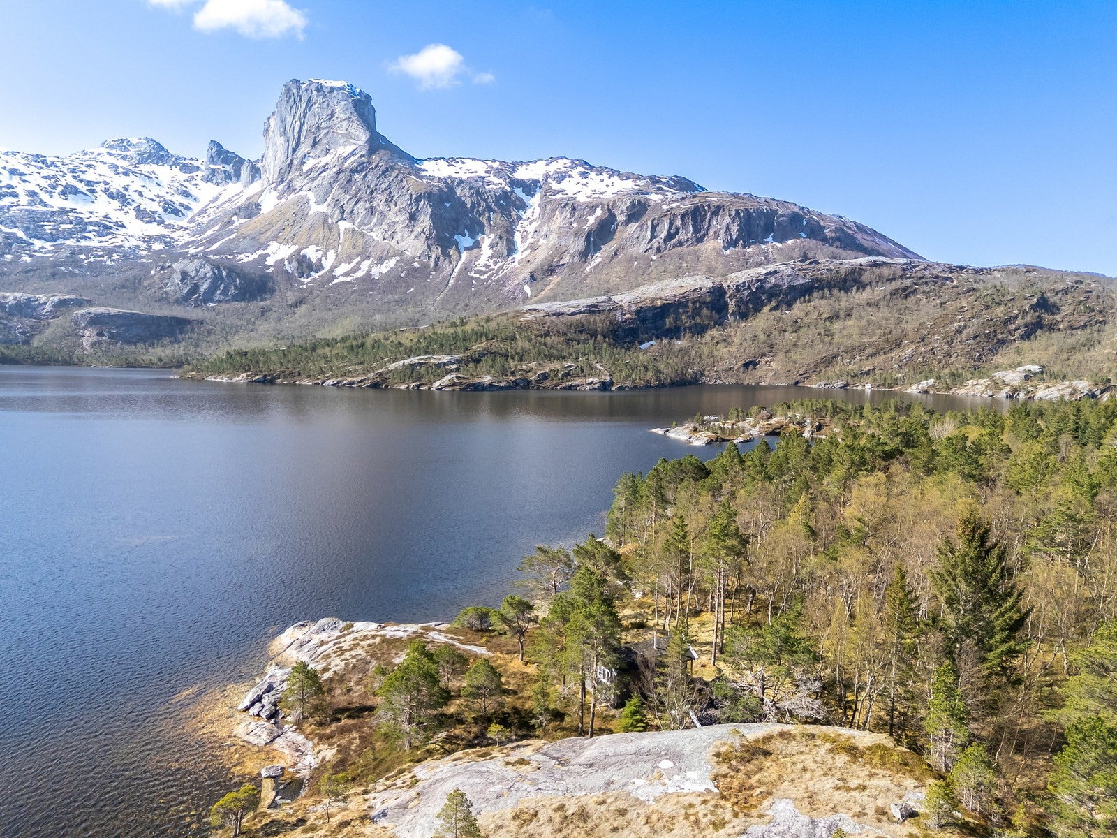 Absurd vakker natur rett utenfor døren. Galleribilde