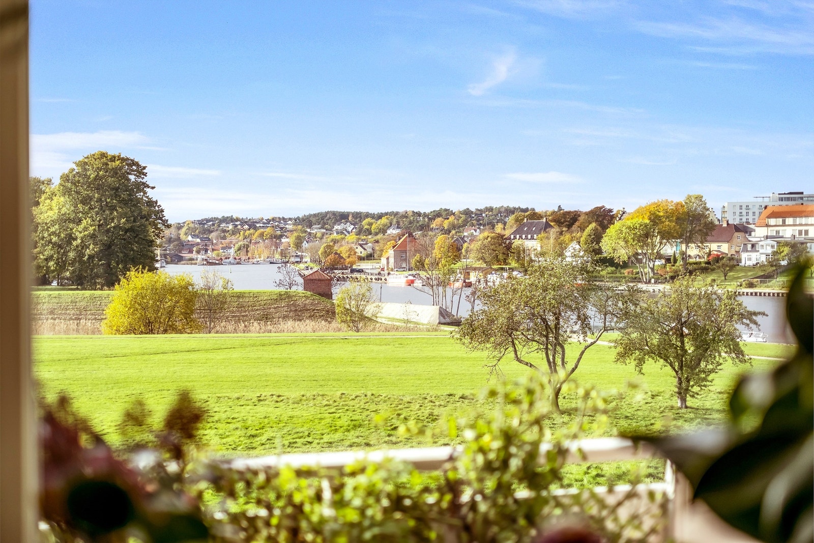 Vakker utsikt til Gamlebyen, elven, Cicignon og Isegran. Galleribilde