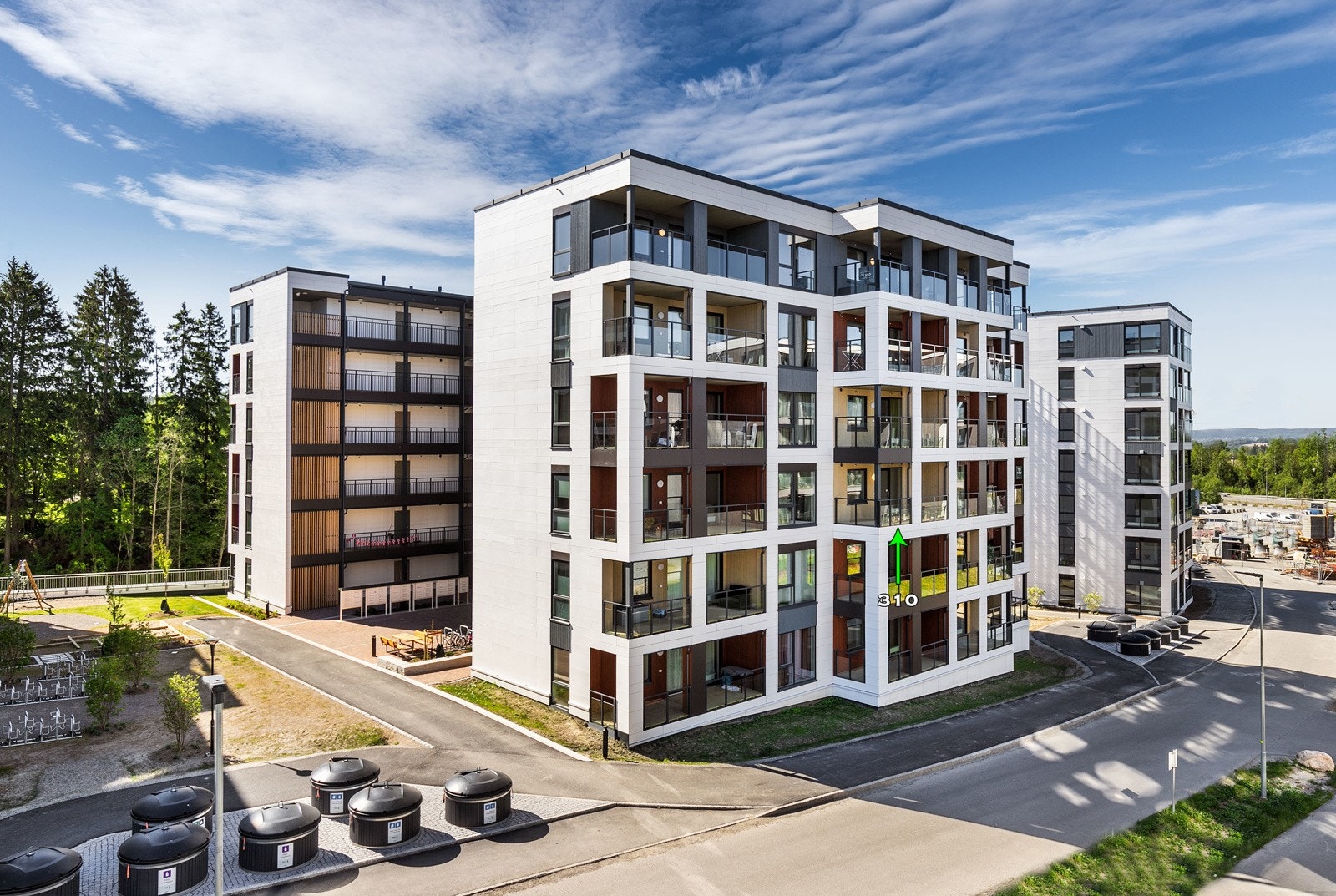 Bygg K har en god beliggenhet på feltet, mot skogen Galleribilde