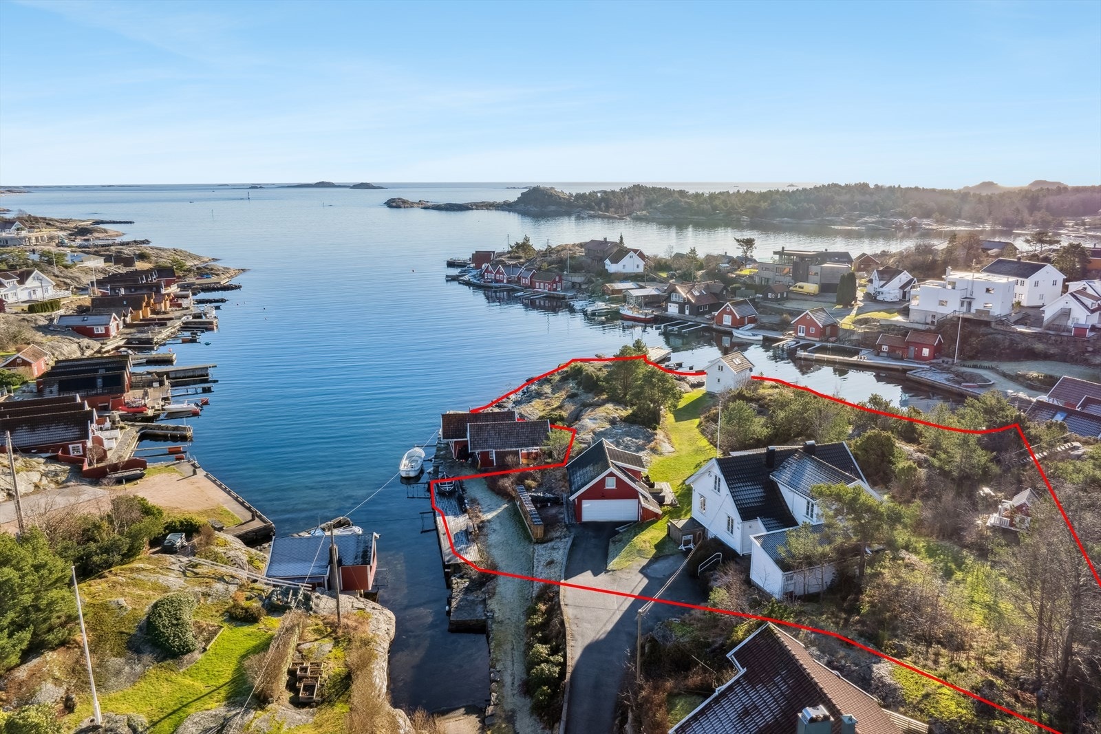 Velkommen til Langenesveien 312 presentert av Eiendomsmegler Norge v/ Jon Andreas Røsstad. Strandeiendom med 140 m strandlinje. Galleribilde