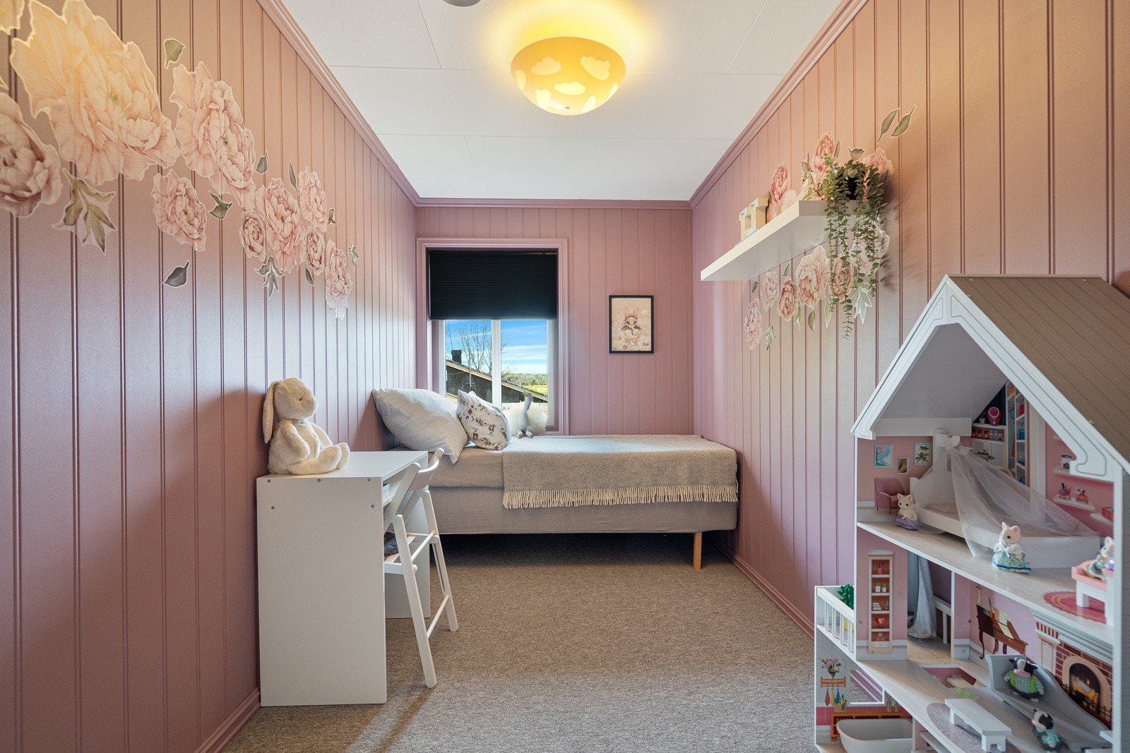 Soverom nr 2 i behagelig, fin farge Galleribilde