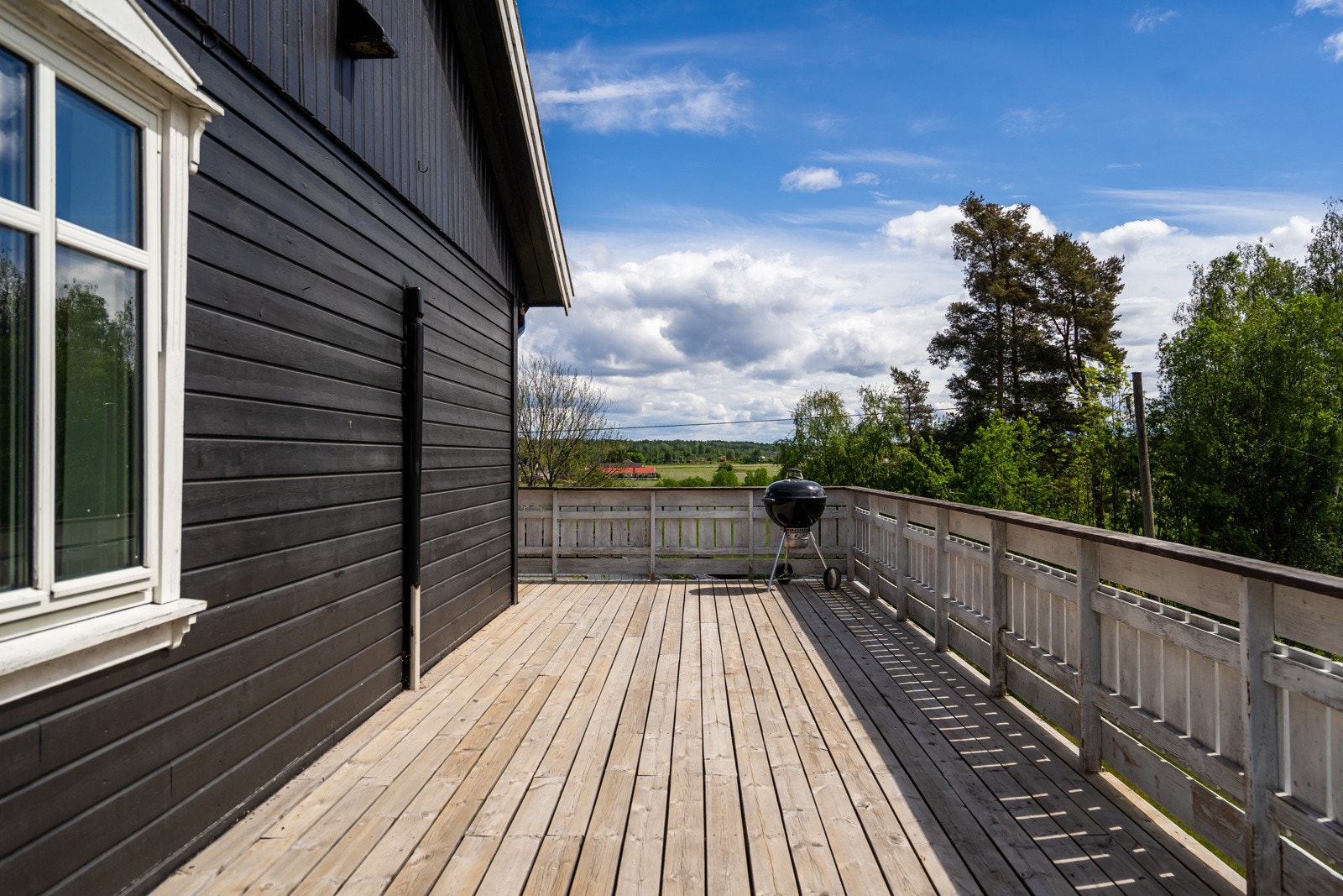 Solrik terrasse mot syd Galleribilde