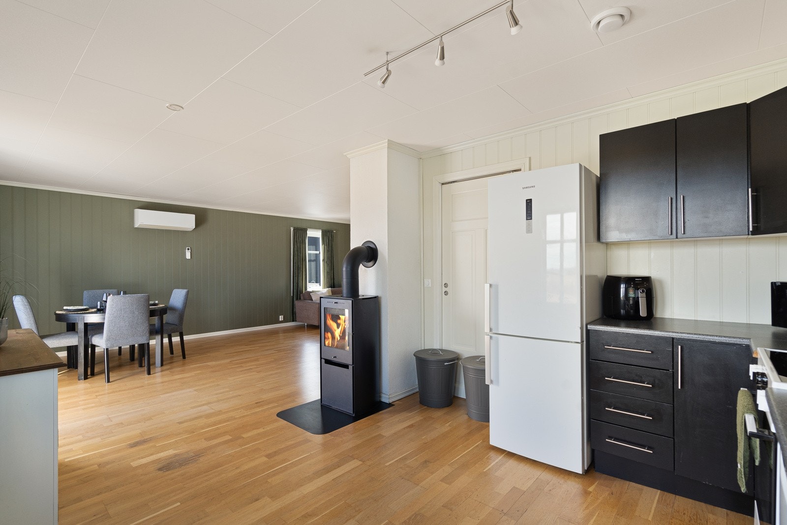 Peisovnen ble satt inn i 2020 og er fin på kaldere dager Galleribilde