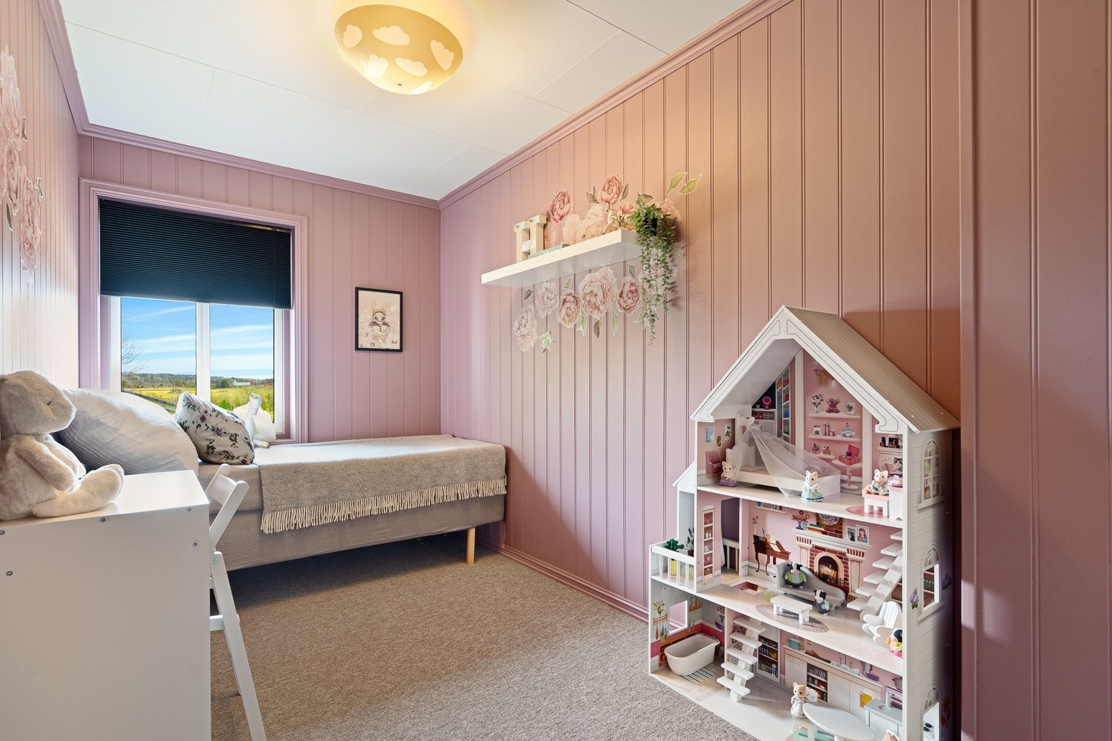 Soverom nr 2 i behagelig, fin farge Galleribilde