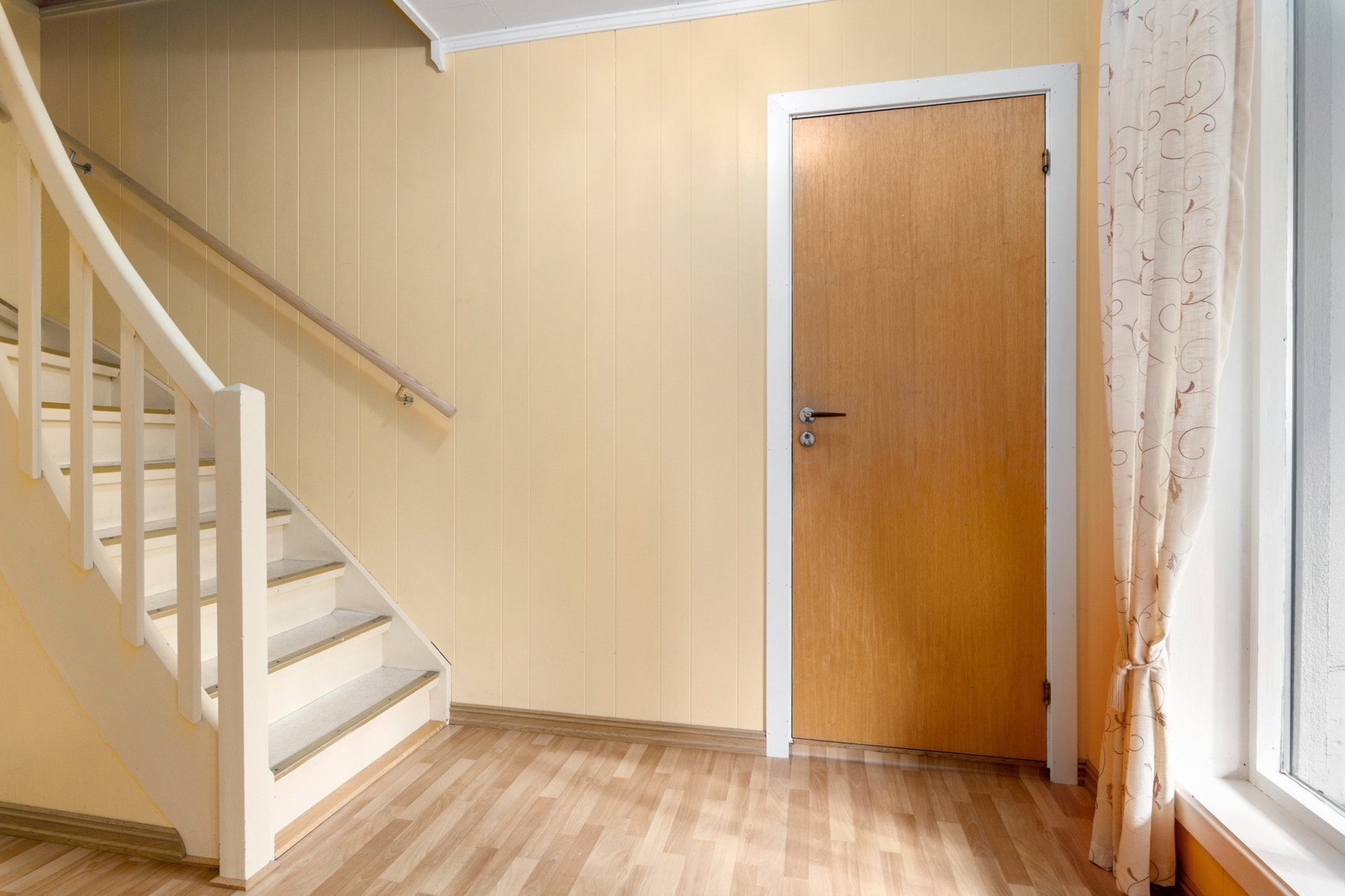 Boligen har ikke nevneverdig slitasje, men har moderniseringsbehov i forhold til dagens standard. Galleribilde