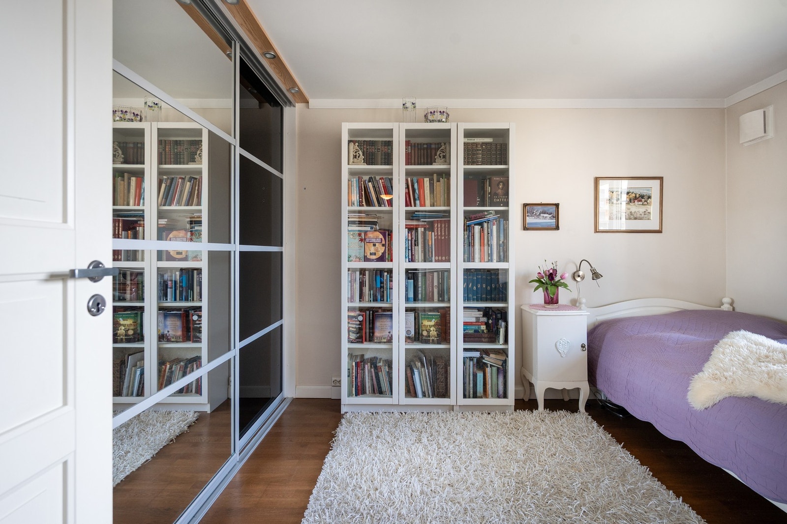 Dette soverommet brukes som hovedsoverom. Galleribilde