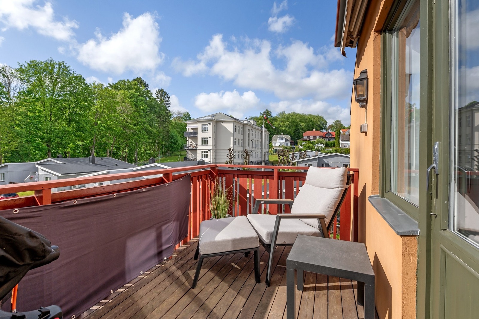 Solrik vestvendt balkong på ca. 6 kvm. Galleribilde