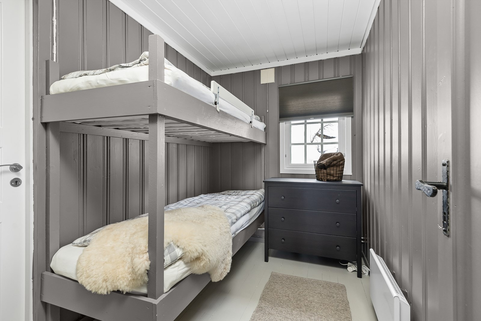 Soverom to har køyeseng og plass for kommode etc. Galleribilde
