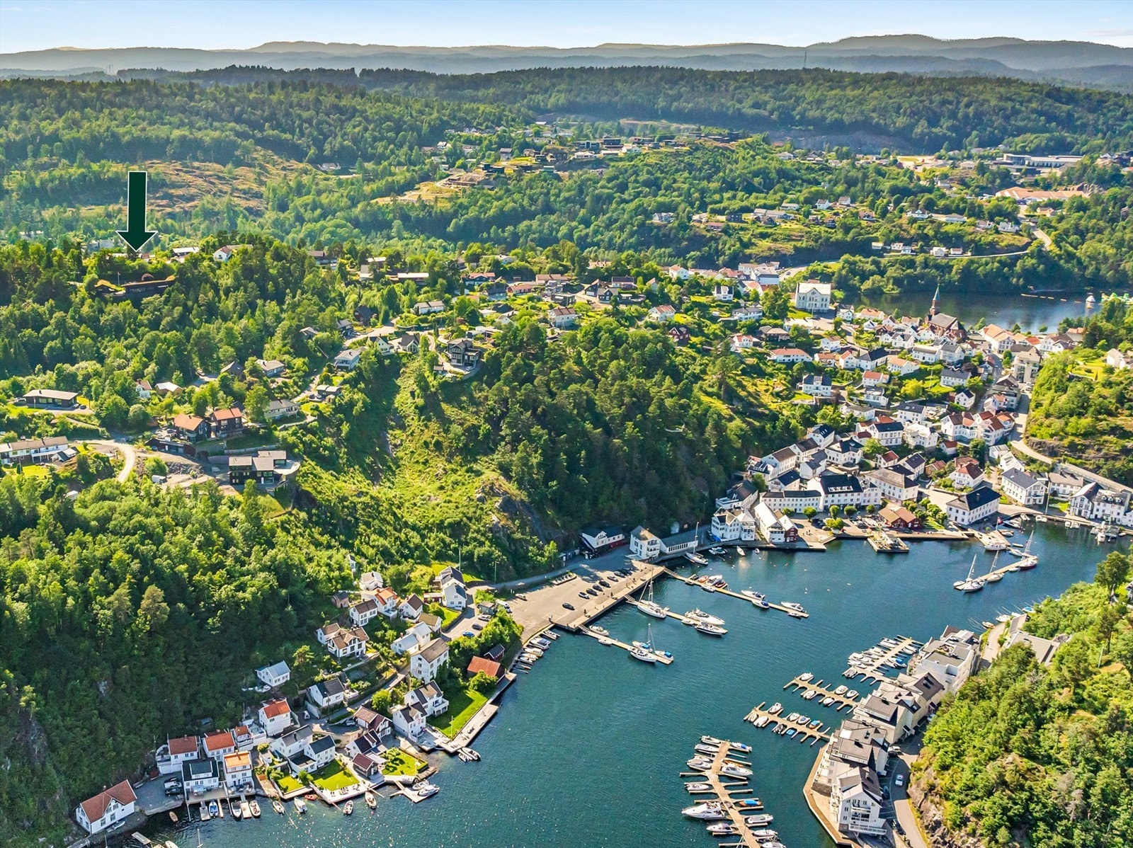 På Skibheia, inn en blindvei, finner man idylliske Skibheiveien 55. Galleribilde