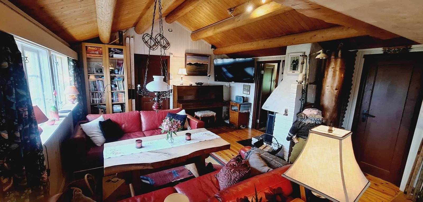 Oversiktsbilde stue som viser dagens TV-plassering. Galleribilde