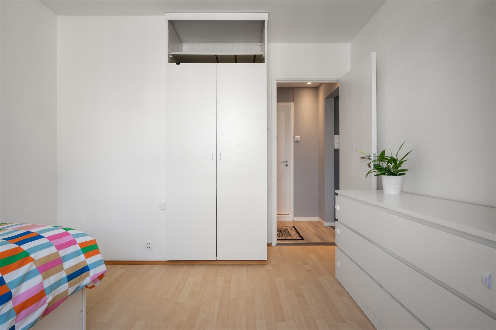 Rommet passer ypperlig som barnerom, gjesterom eller kontor Galleribilde