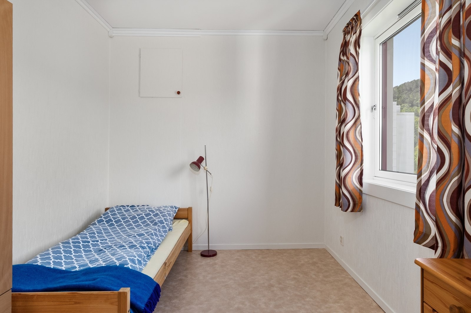 Soverom #3. Her er det mulig å lage tilkomst fra stue istedenfor fra kjøkkenet slik at man frigjør og gir enda mer plass til kjøkkenrommet. Galleribilde