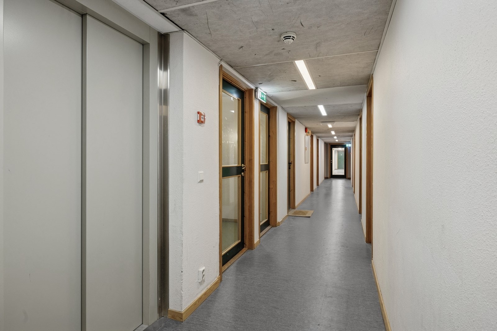 Adkomst via trappoppgang eller heis opp til 4.etg. Galleribilde