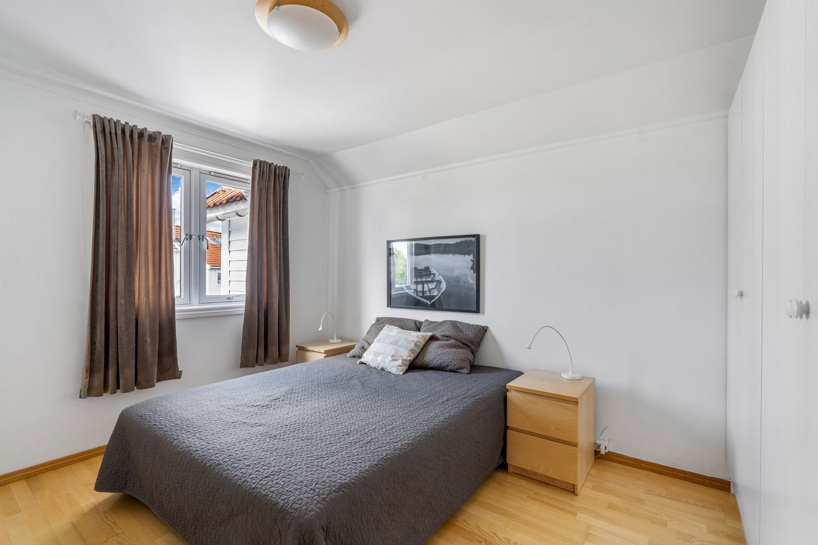 Hovedsoverom med garderobe Galleribilde