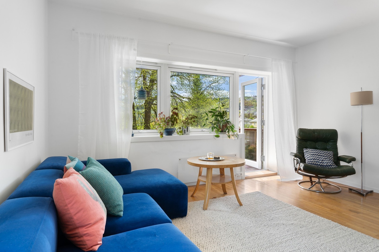 Leiligheten har sentral beliggenhet i byggets 3.etg, ved ST. Olavs og gangavstand til sentrum. Galleribilde