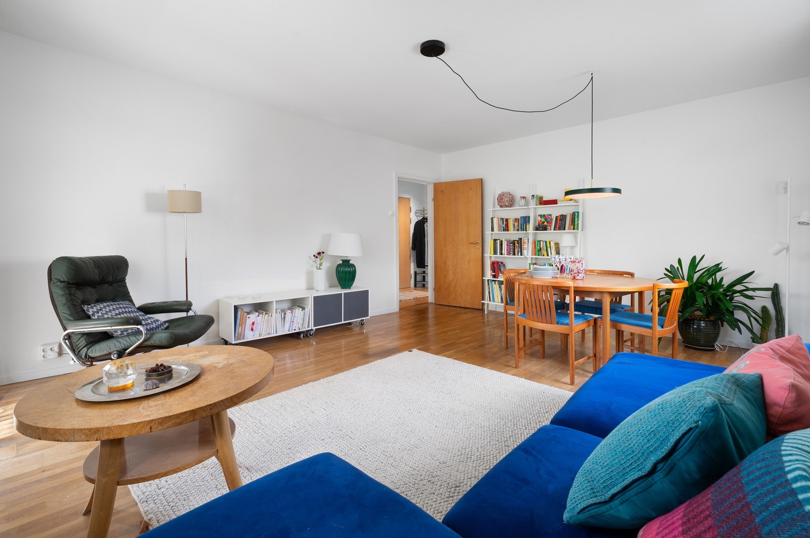 Leiligheten har en romslig stue på ca 22 kvm. Galleribilde