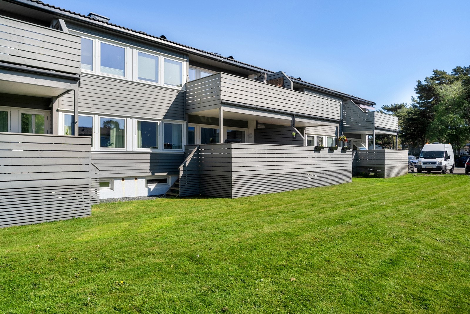 Fasade og fellesareal. Galleribilde