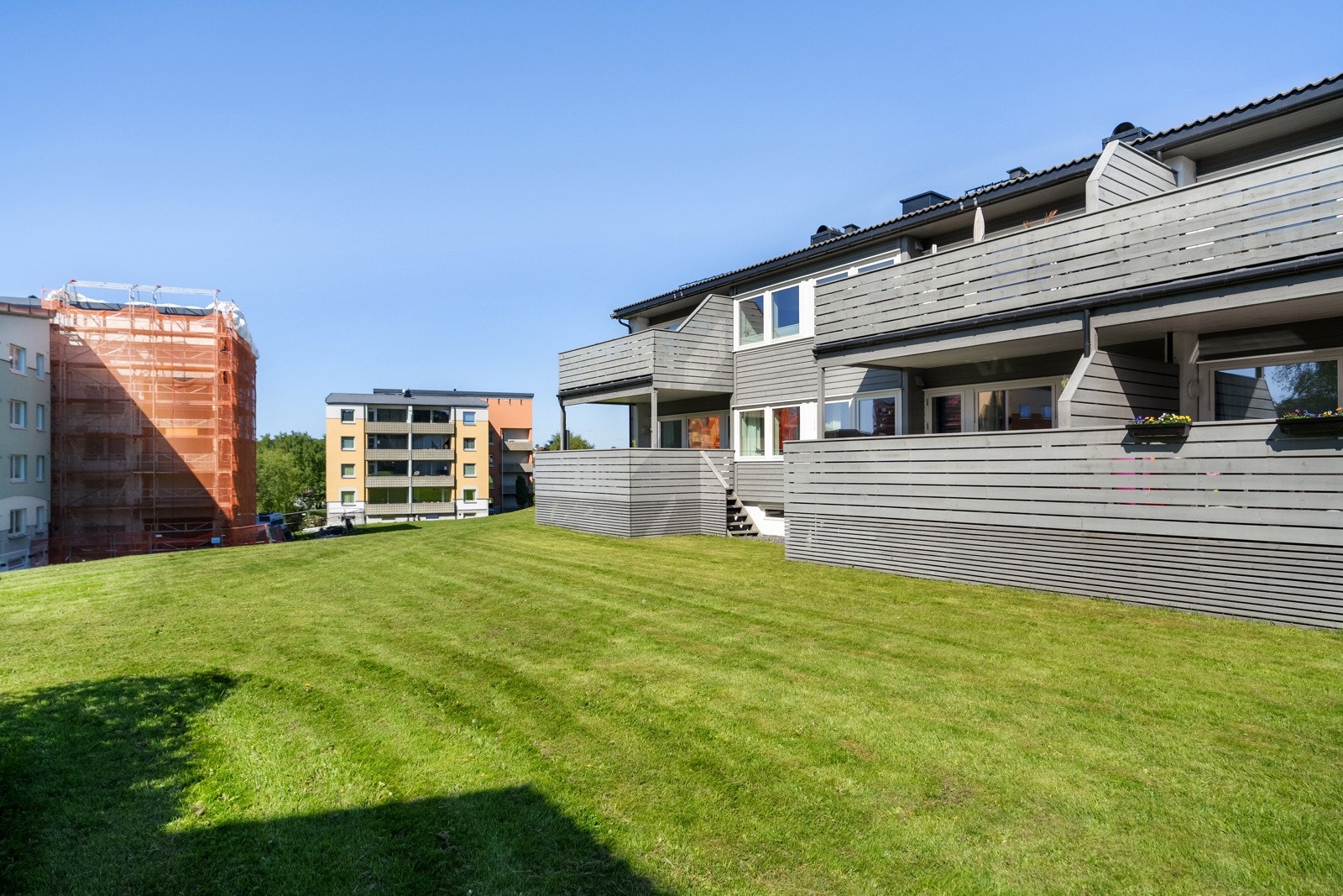 Fasade og fellesareal. Galleribilde