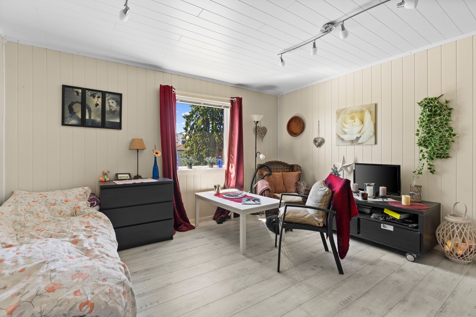 Romslig soverom også i denne etasjen Galleribilde