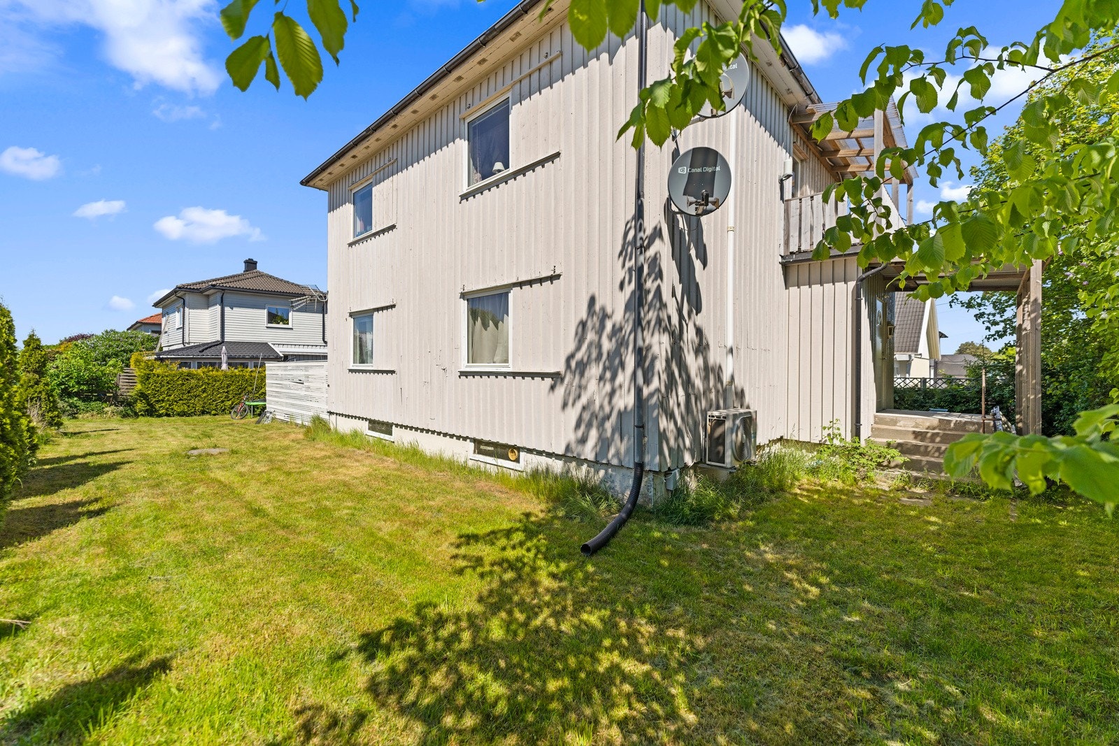 To separate 3-roms leiligheter med egne innganger Galleribilde